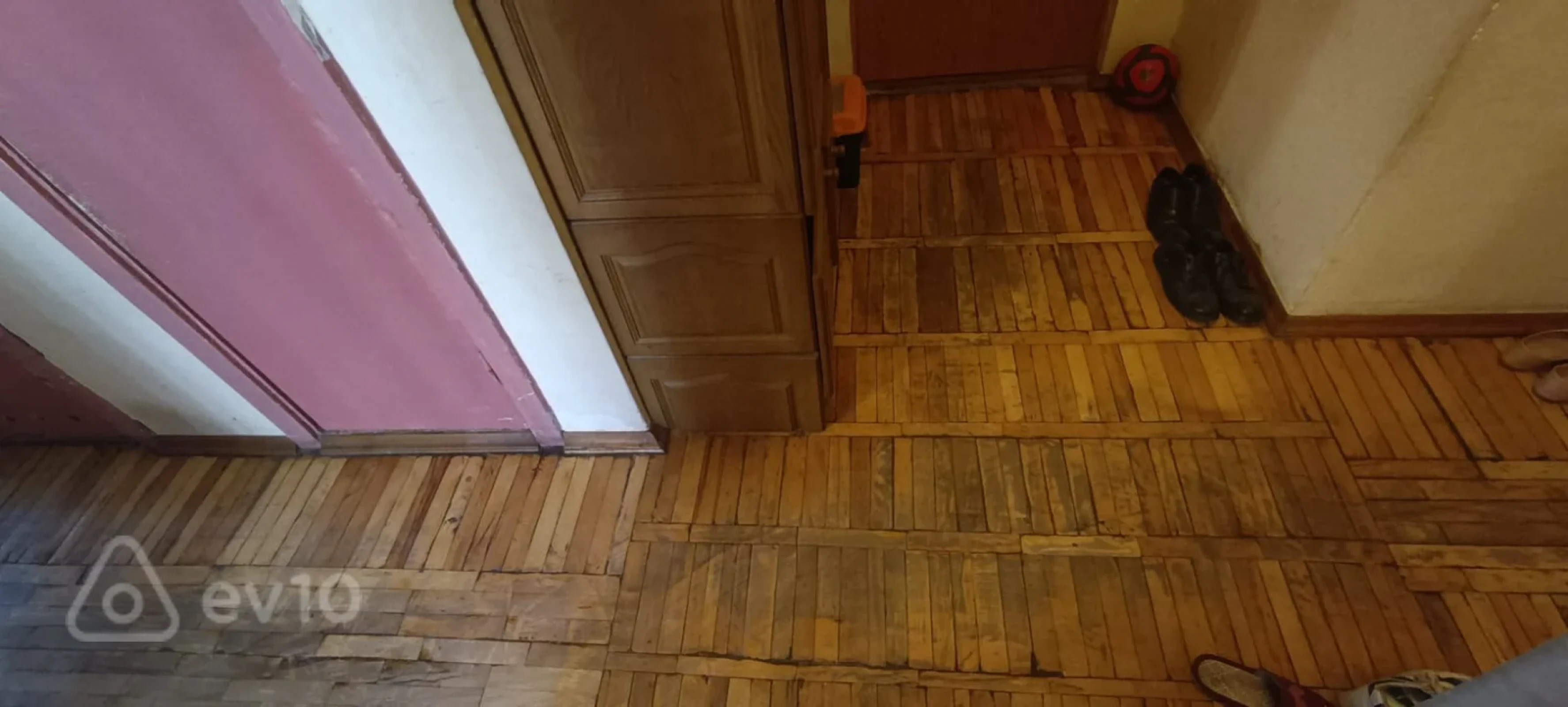 Satılır 3 otaqlı köhnə tikili 80 m²