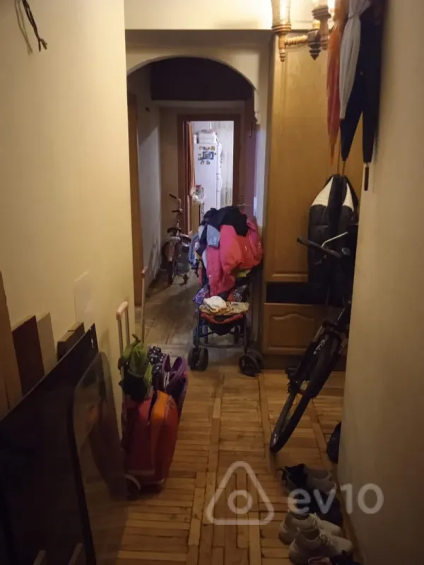 Satılır 3 otaqlı köhnə tikili 80 m²