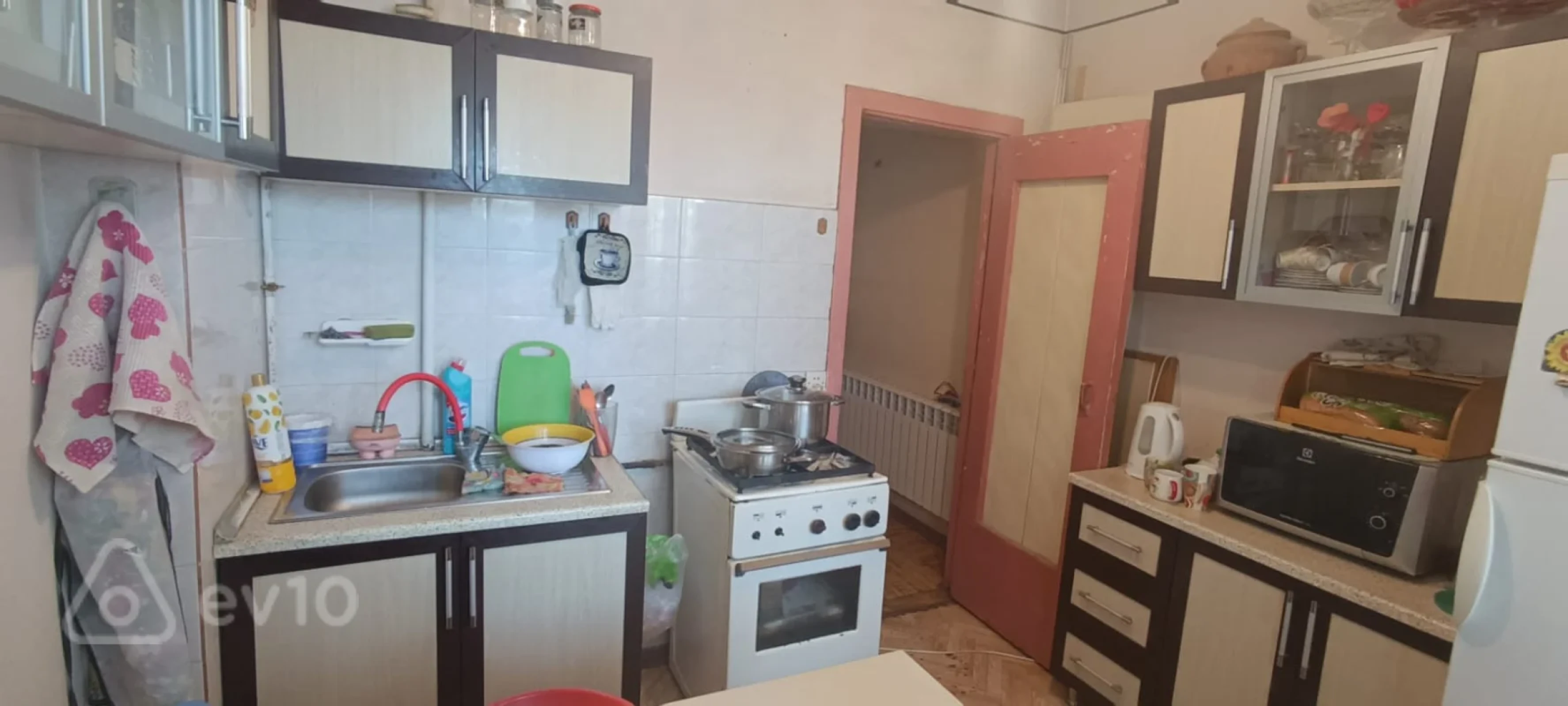 Satılır 3 otaqlı köhnə tikili 80 m²