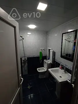 Kirayə verilir 2 otaqlı yeni tikili 70 m²