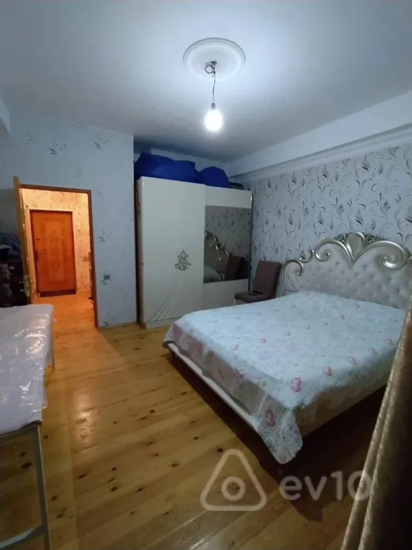Kirayə verilir 2 otaqlı yeni tikili 70 m²
