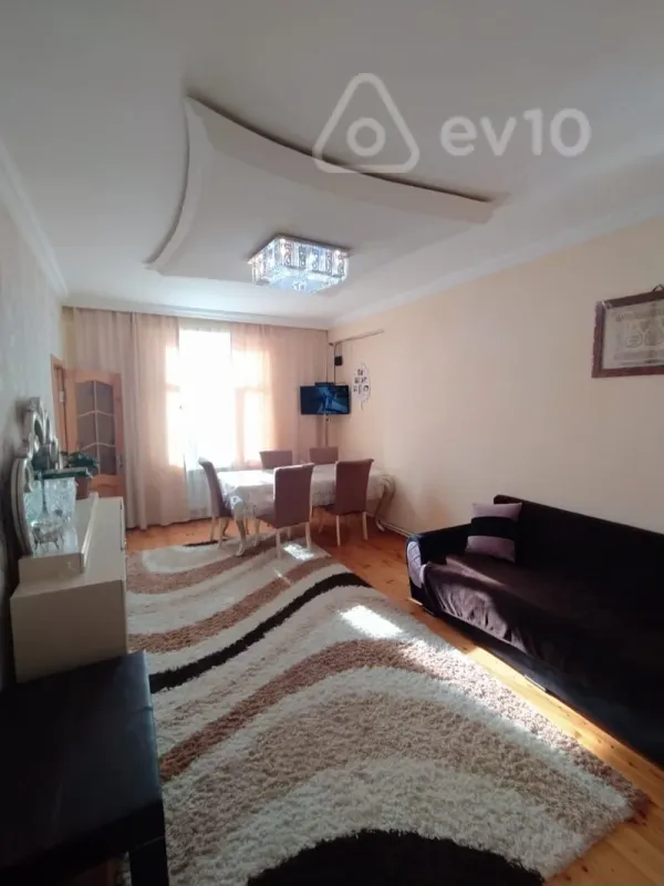 Kirayə verilir 2 otaqlı yeni tikili 70 m²