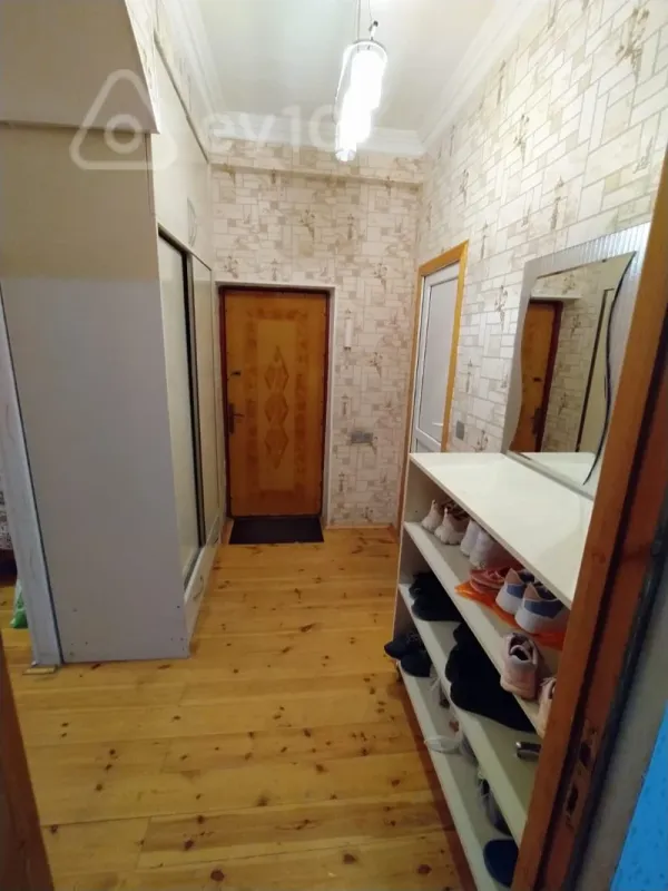 Kirayə verilir 2 otaqlı yeni tikili 70 m²