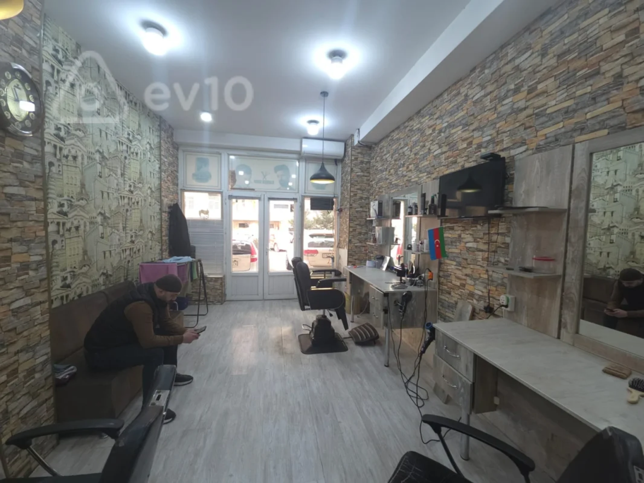 Satılır mənzil 28 m²