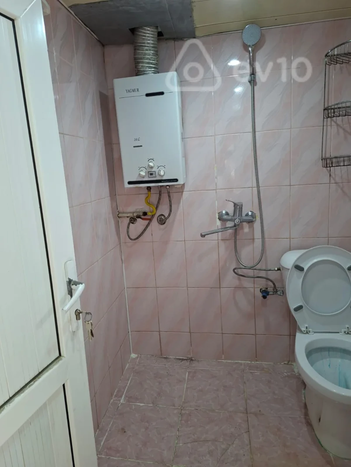 Kirayə verilir 2 otaqlı köhnə tikili 42 m²