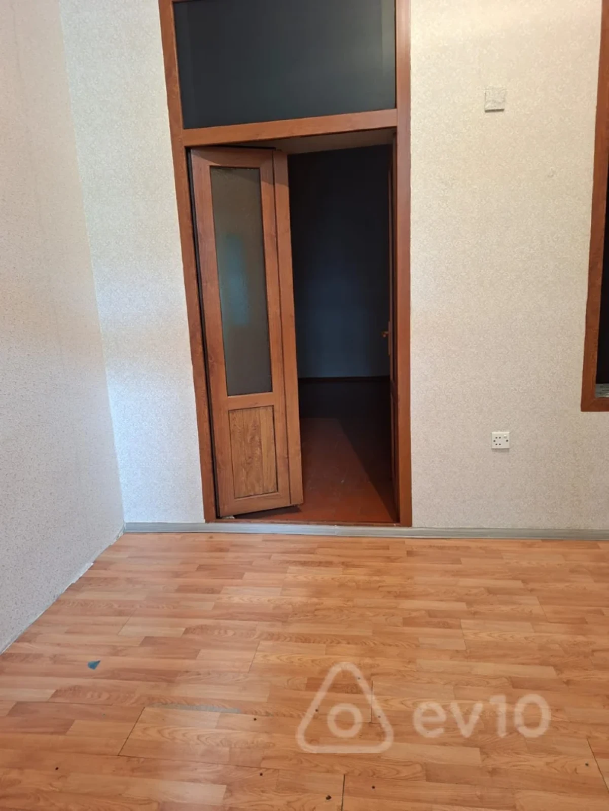 Kirayə verilir 2 otaqlı köhnə tikili 42 m²