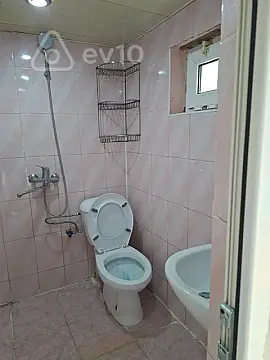 Kirayə verilir 2 otaqlı köhnə tikili 42 m²