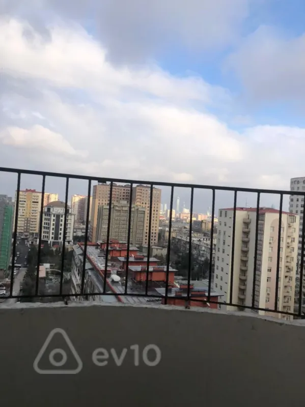 Satılır 3 otaqlı yeni tikili 138000 m²