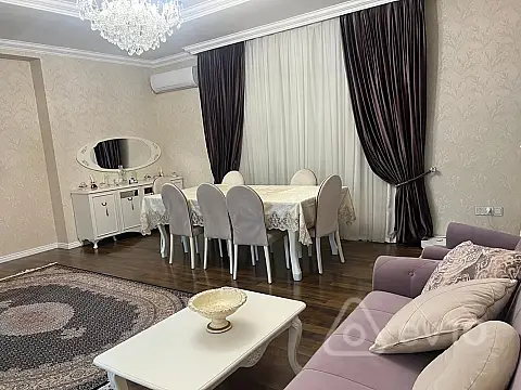 Satılır 3 otaqlı yeni tikili 138000 m²