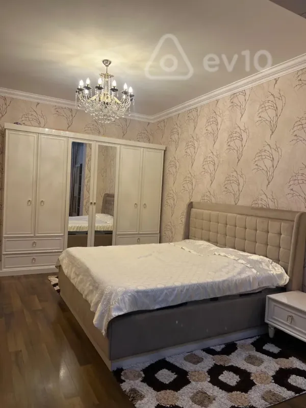 Satılır 3 otaqlı yeni tikili 138000 m²