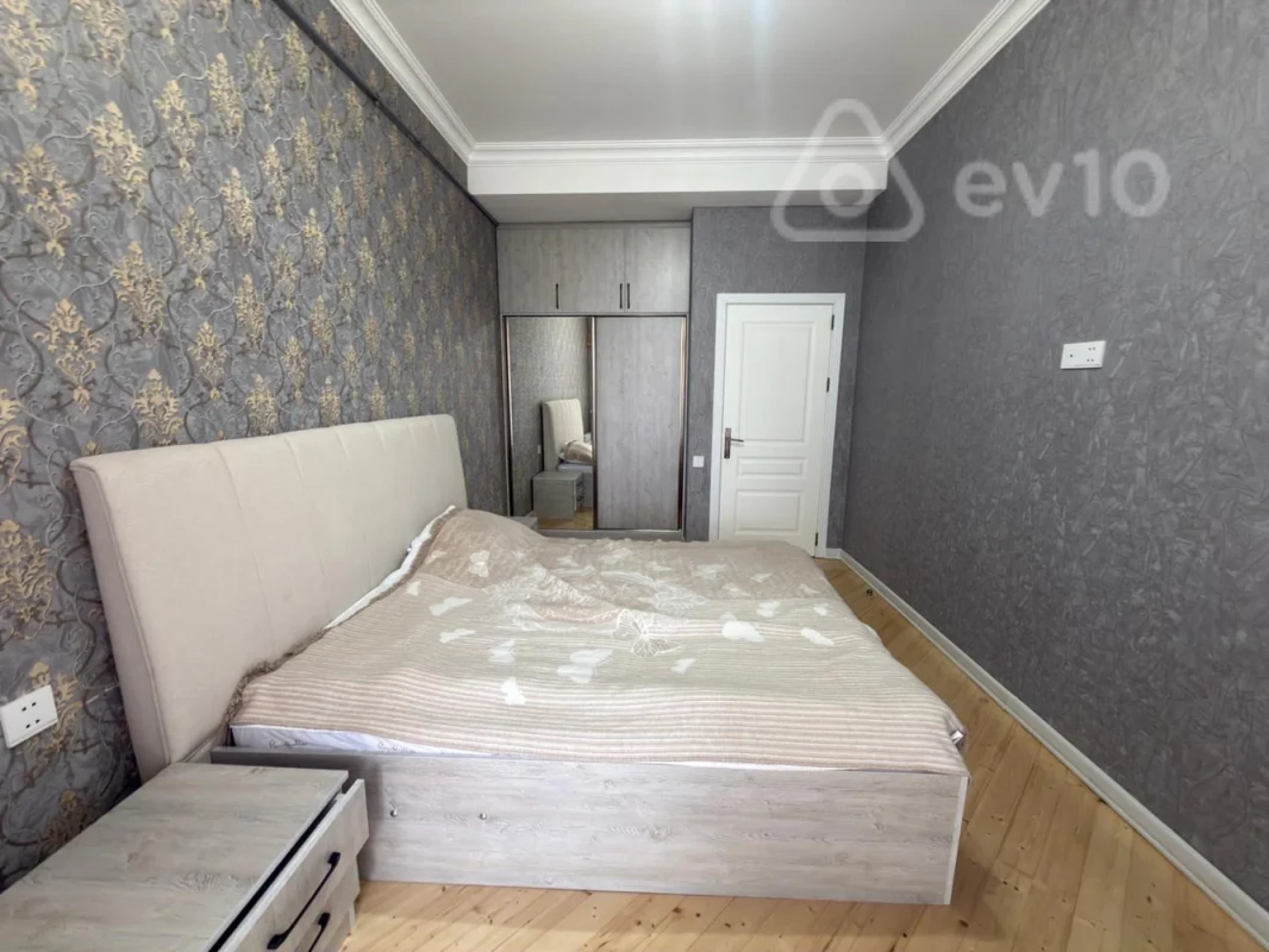 Kirayə verilir 2 otaqlı yeni tikili 73 m²
