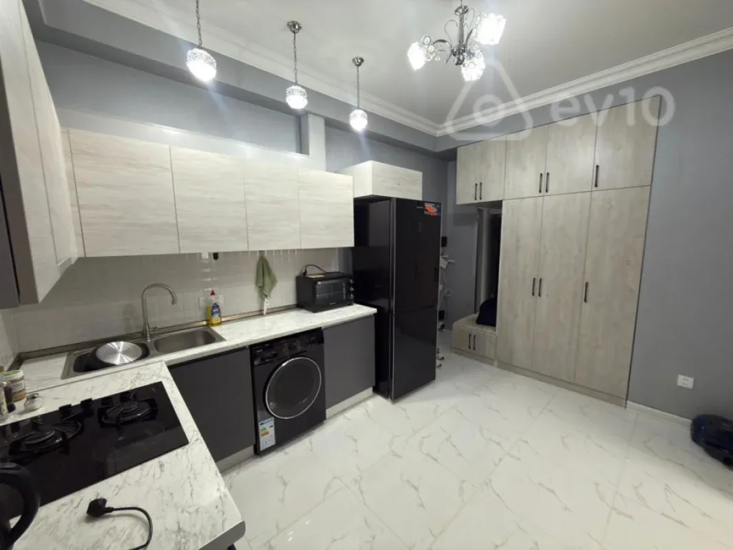 Kirayə verilir 2 otaqlı yeni tikili 73 m²