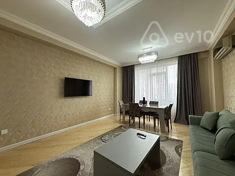 Kirayə verilir 2 otaqlı yeni tikili 73 m²