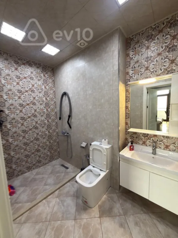 Kirayə verilir 2 otaqlı yeni tikili 73 m²