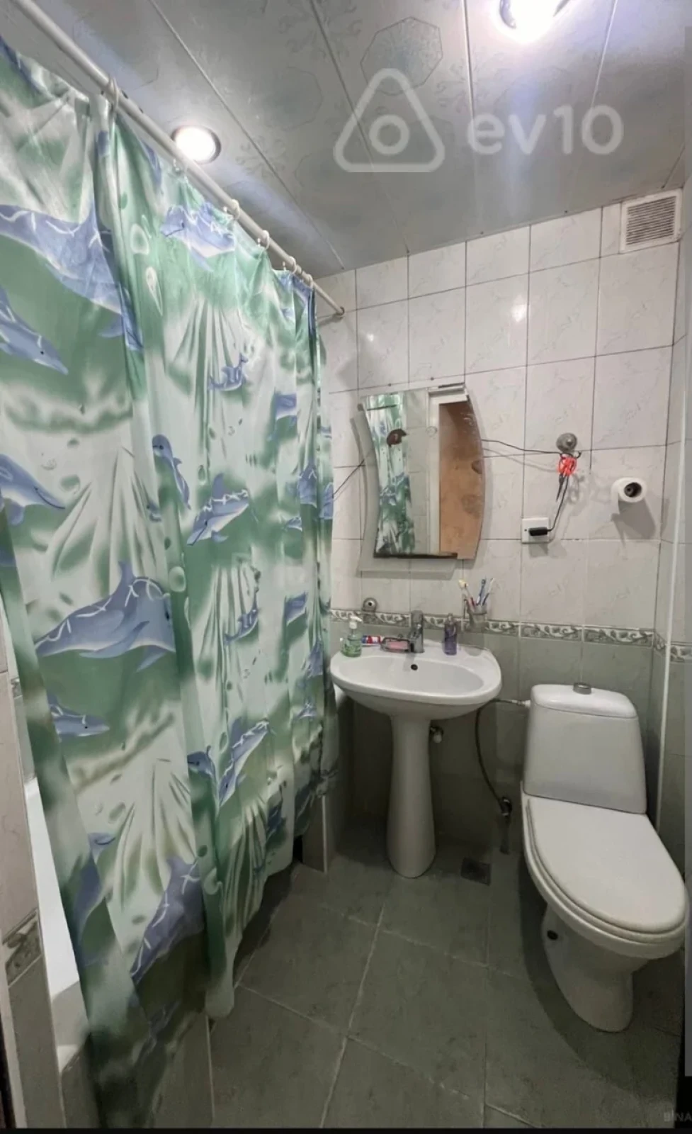 Kirayə verilir 3 otaqlı köhnə tikili 100 m²