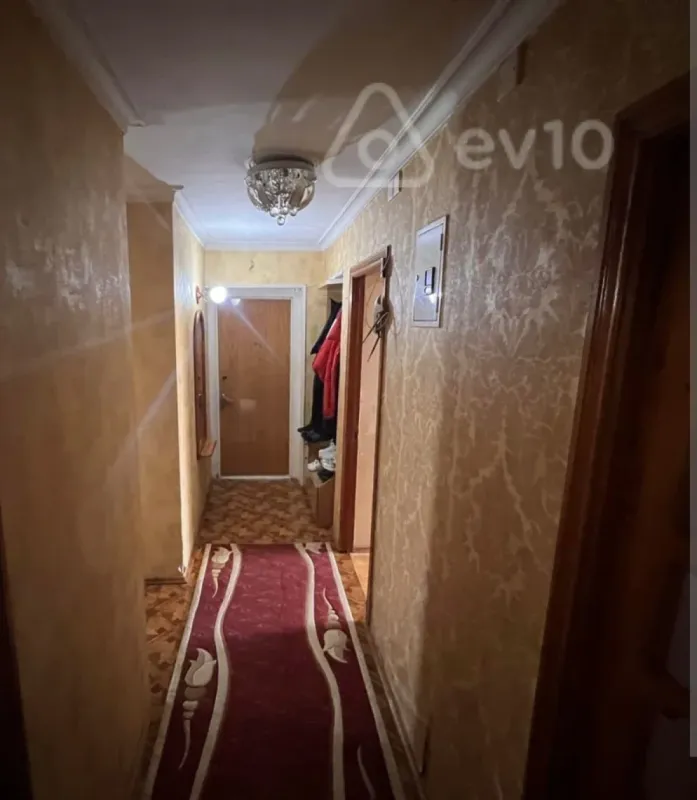 Kirayə verilir 3 otaqlı köhnə tikili 100 m²