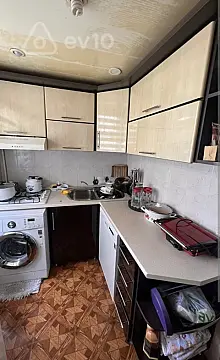 Kirayə verilir 3 otaqlı köhnə tikili 100 m²