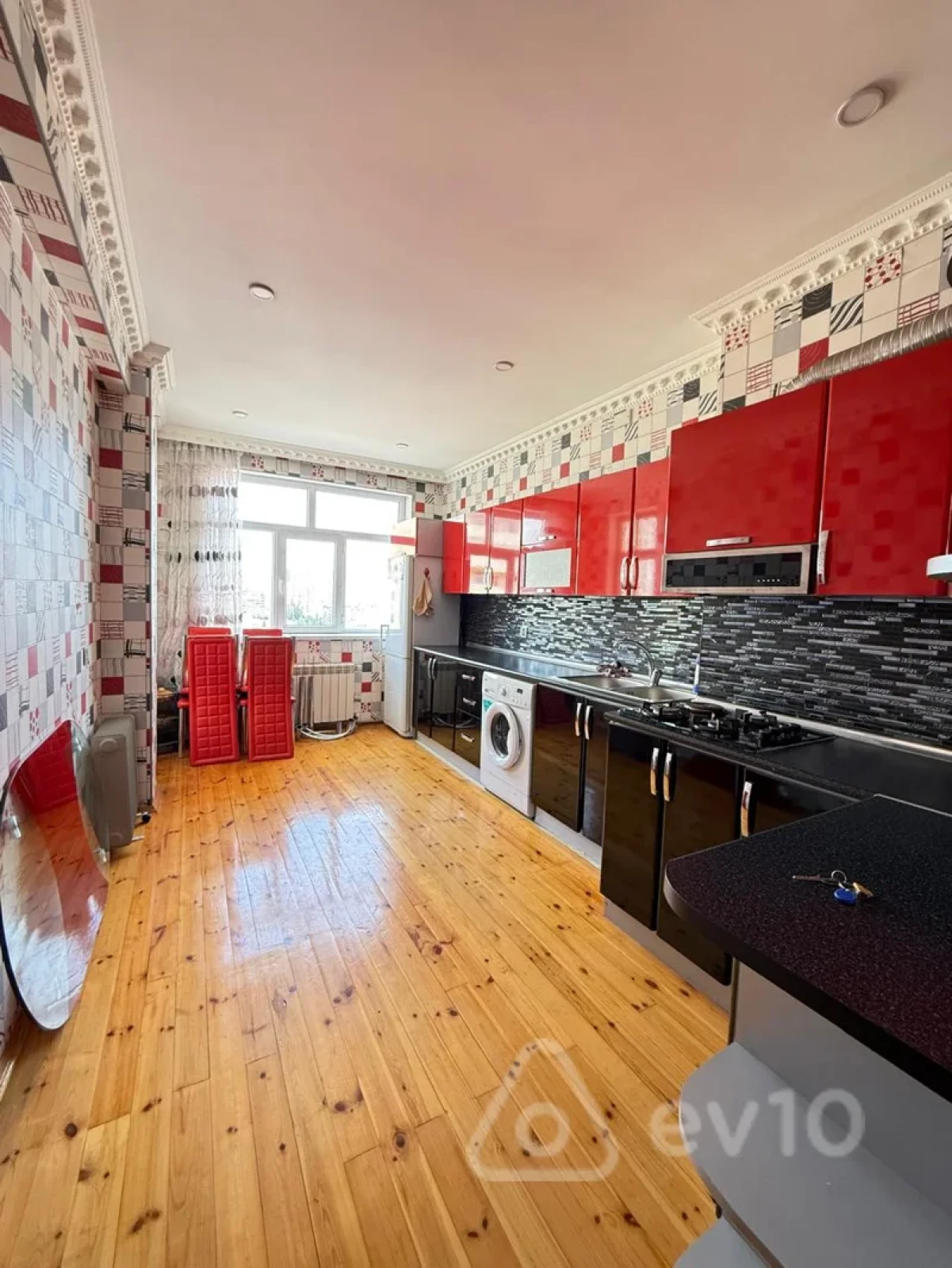 Kirayə verilir 2 otaqlı yeni tikili 90 m²