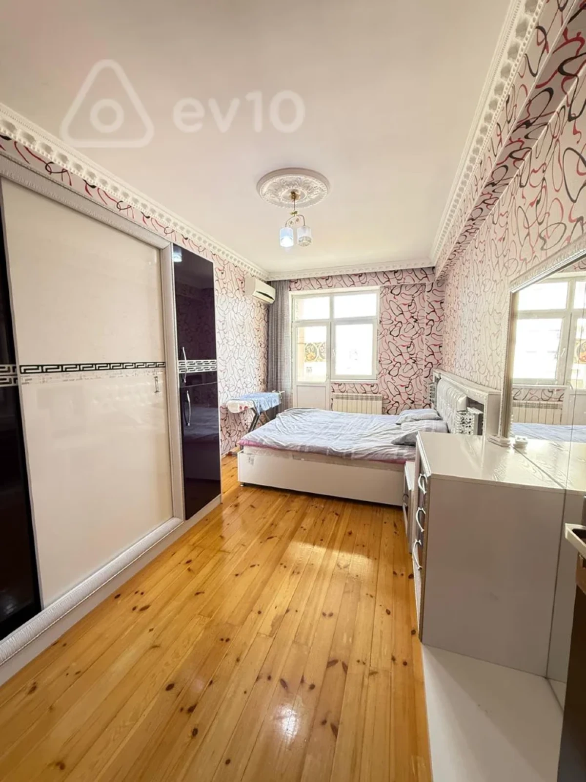 Kirayə verilir 2 otaqlı yeni tikili 90 m²