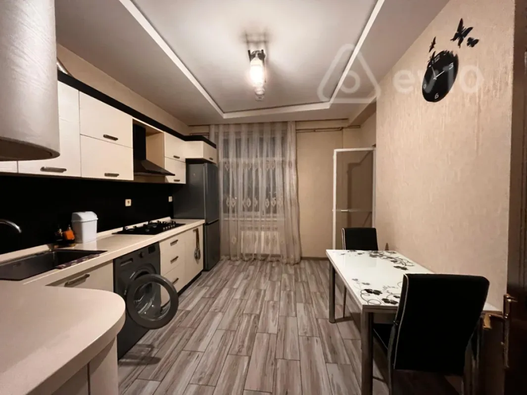 Kirayə verilir 3 otaqlı yeni tikili 80 m²