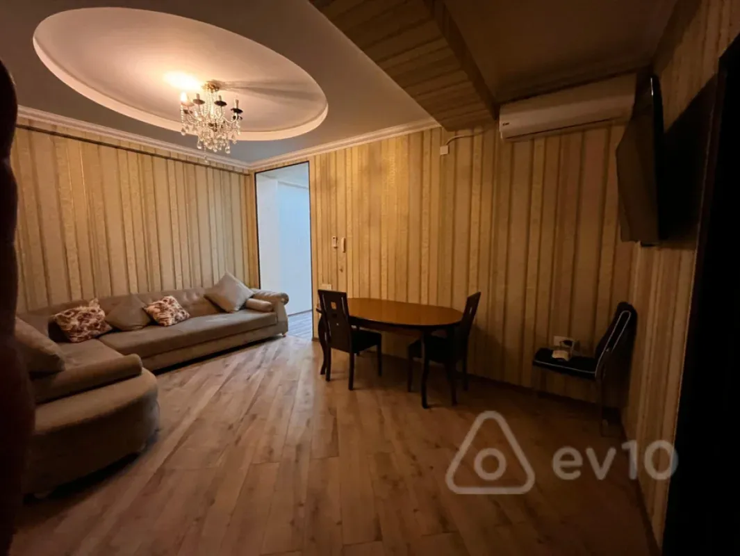 Kirayə verilir 3 otaqlı yeni tikili 80 m²