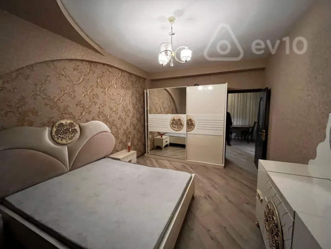 Kirayə verilir 3 otaqlı yeni tikili 80 m²