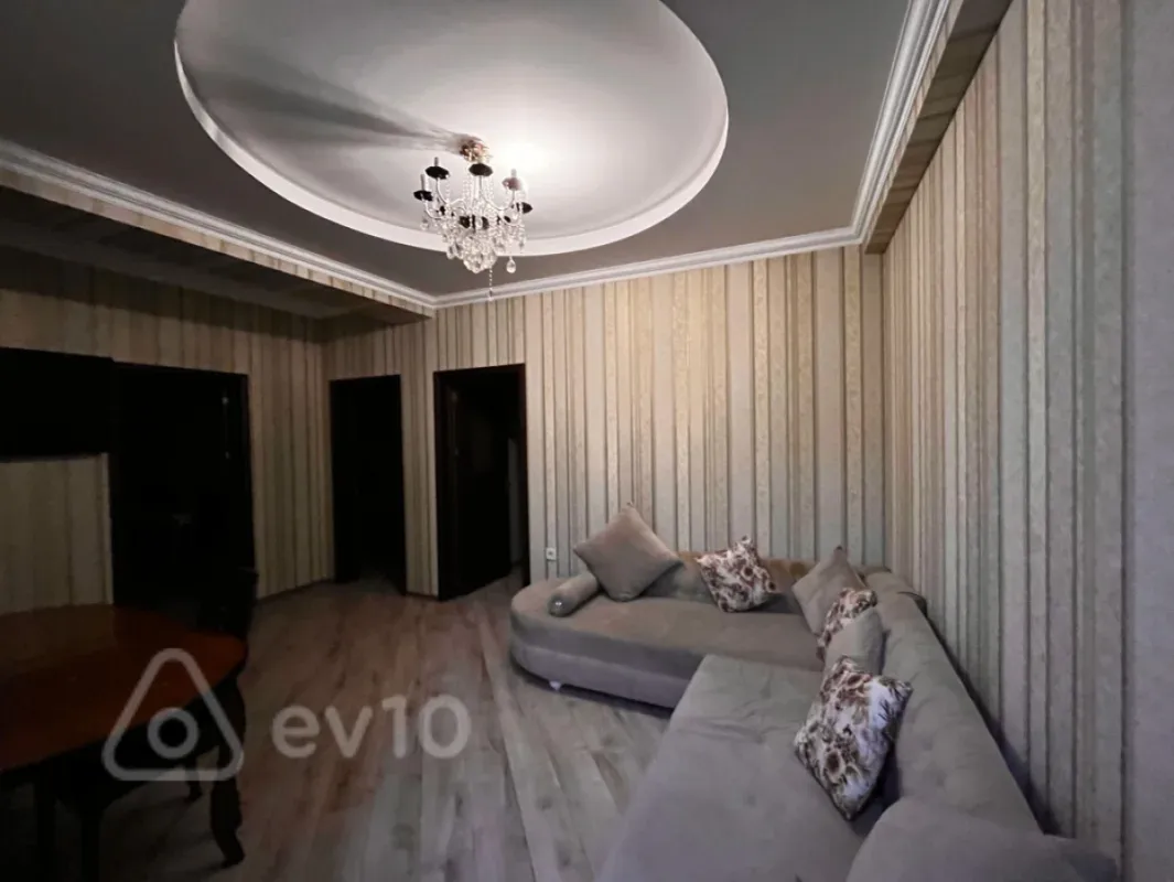 Kirayə verilir 3 otaqlı yeni tikili 80 m²