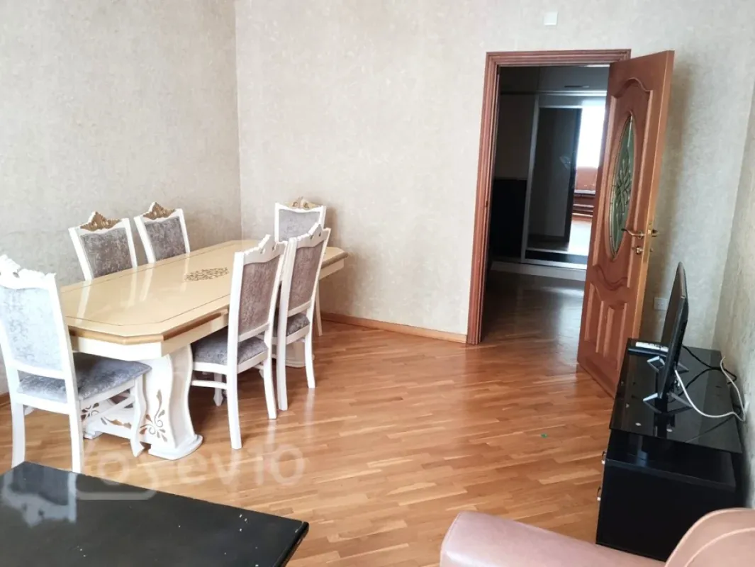 Kirayə verilir 2 otaqlı yeni tikili 92 m²