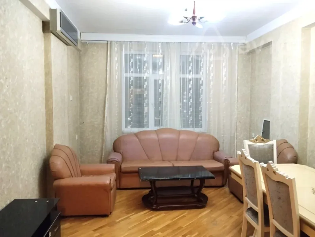 Kirayə verilir 2 otaqlı yeni tikili 92 m²