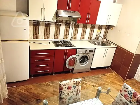 Kirayə verilir 2 otaqlı yeni tikili 92 m²