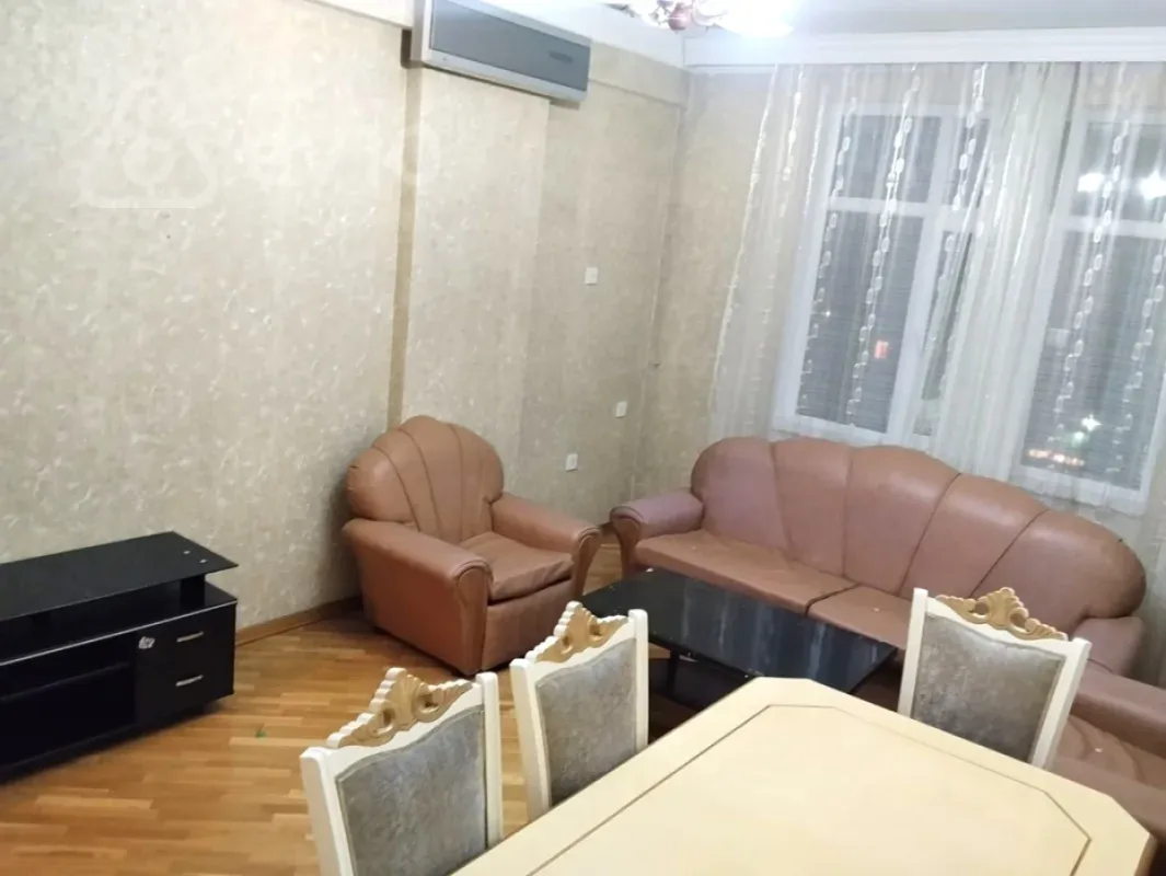 Kirayə verilir 2 otaqlı yeni tikili 92 m²