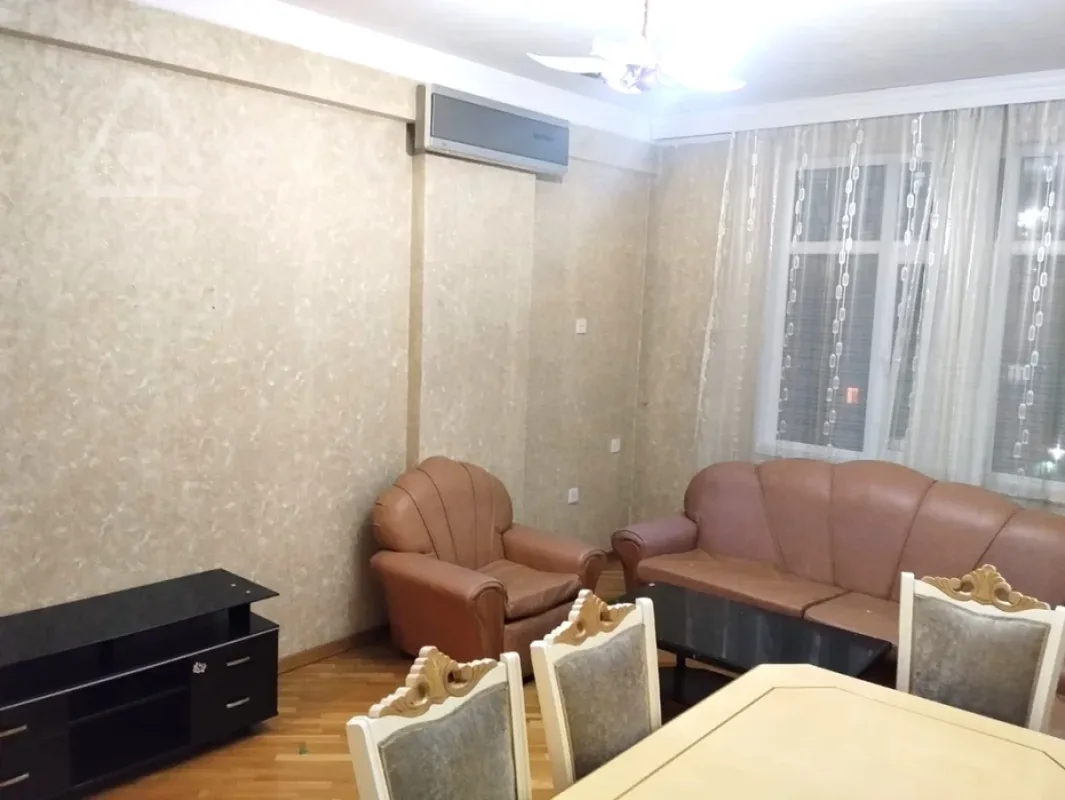 Kirayə verilir 2 otaqlı yeni tikili 92 m²