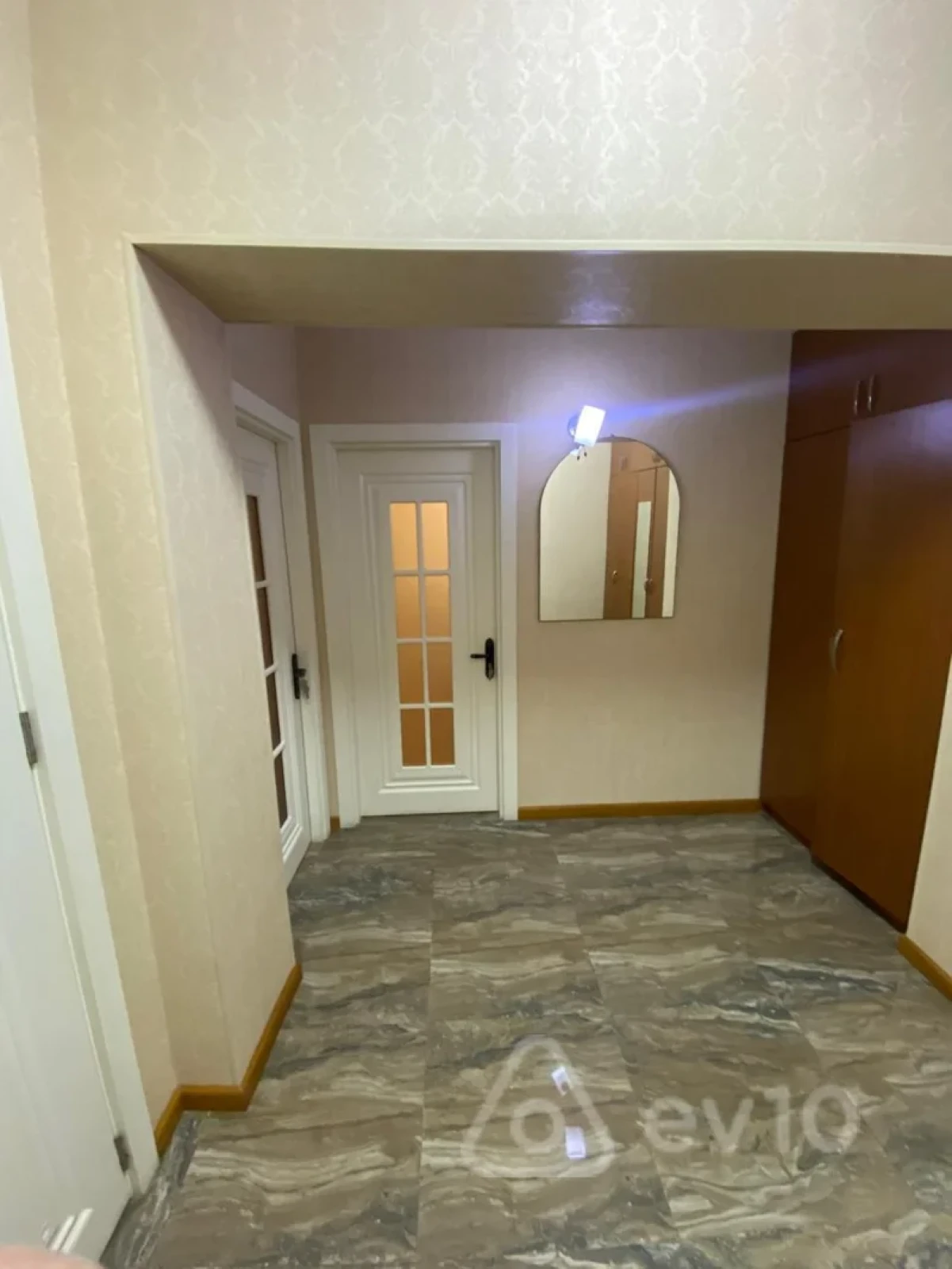 Kirayə verilir 2 otaqlı yeni tikili 58 m²