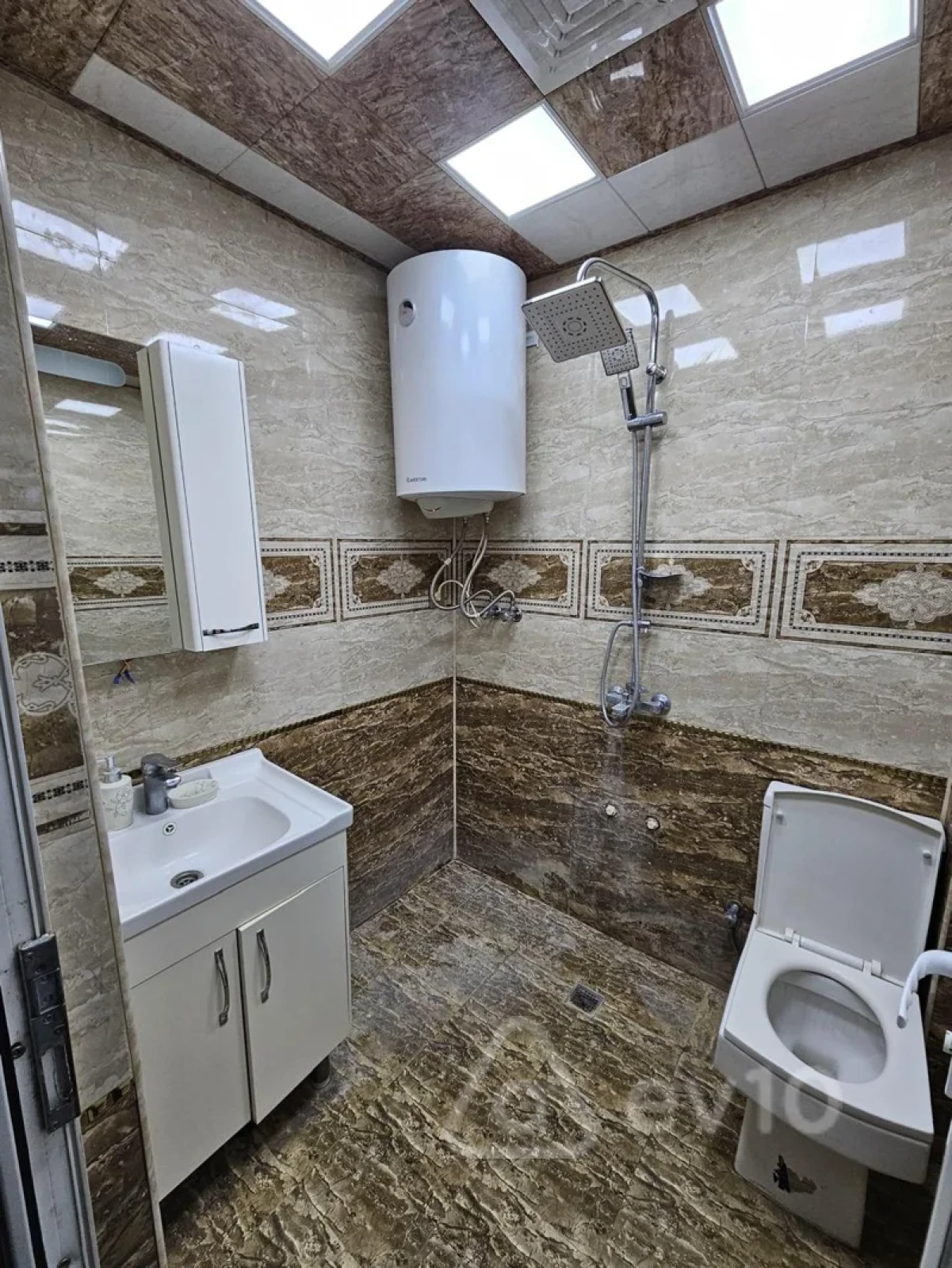 Kirayə verilir 2 otaqlı köhnə tikili 45 m²
