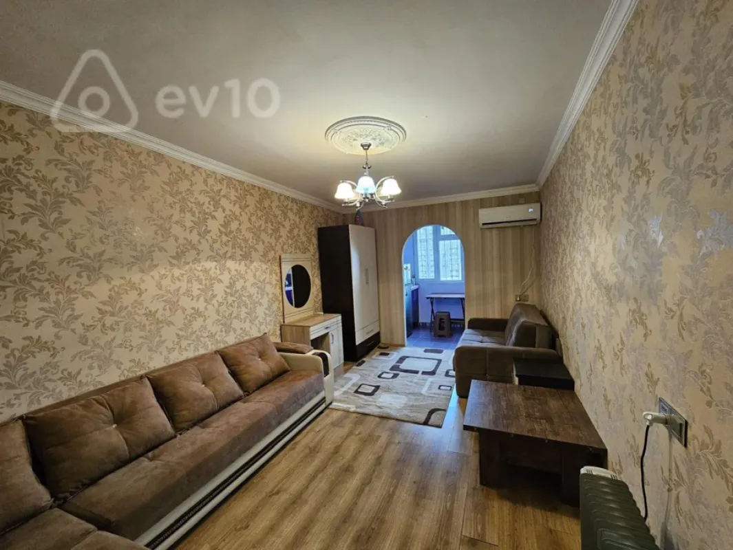 Kirayə verilir 2 otaqlı köhnə tikili 45 m²