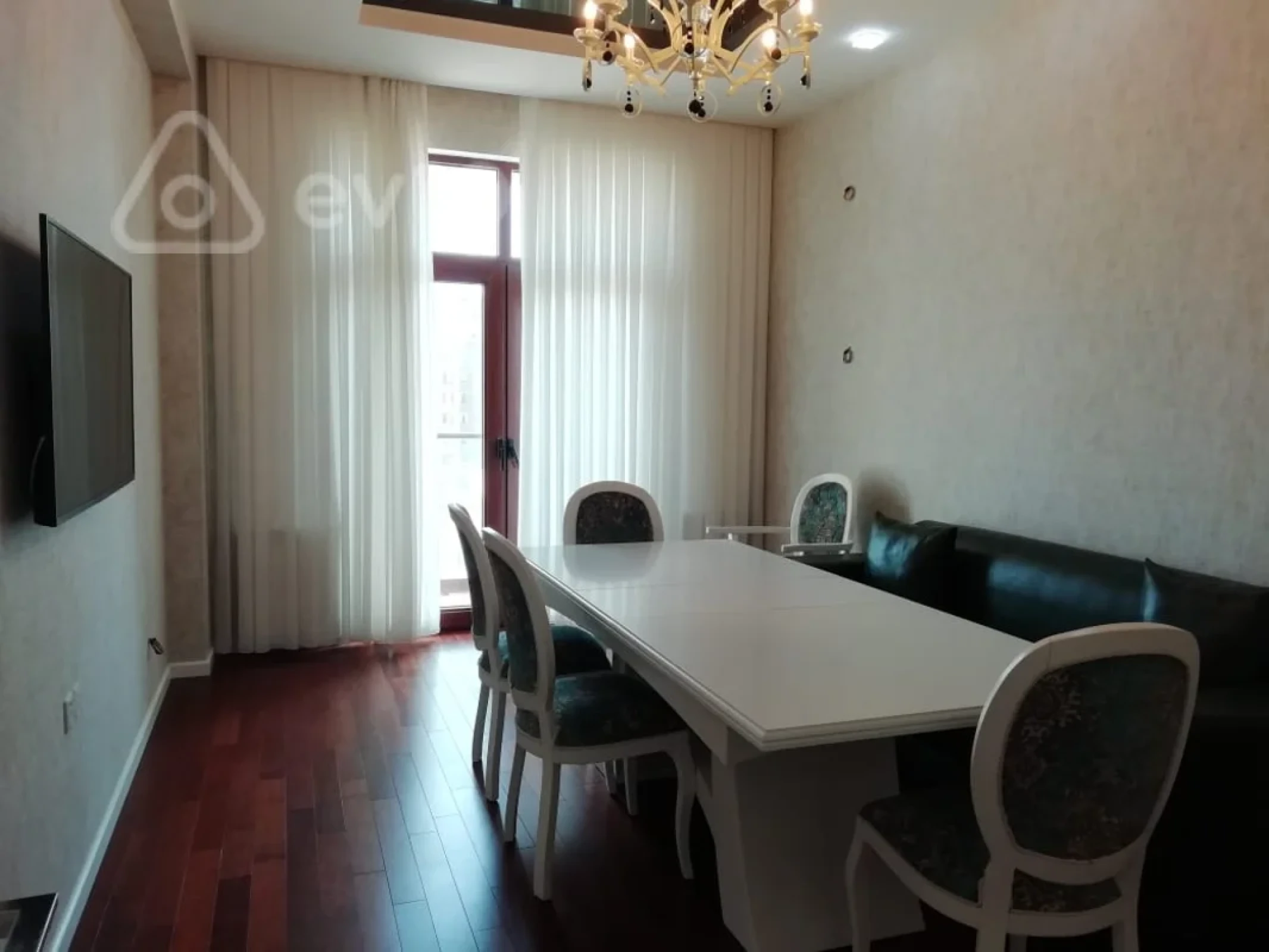 Kirayə verilir 2 otaqlı yeni tikili 102 m²
