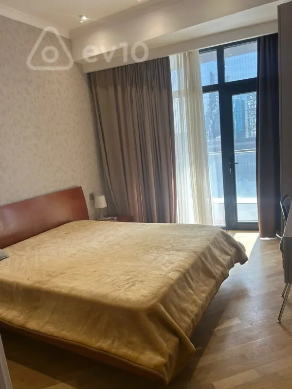 Kirayə verilir 2 otaqlı yeni tikili 80 m²