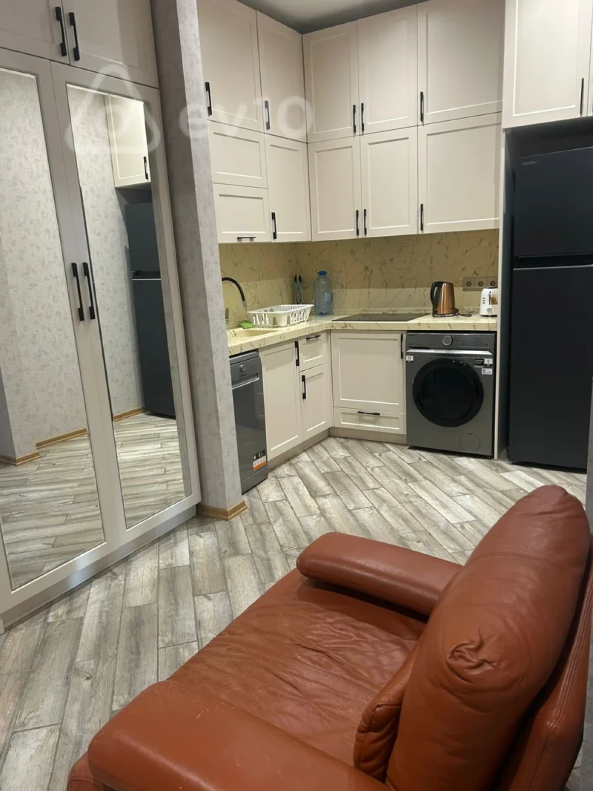 Kirayə verilir 2 otaqlı yeni tikili 80 m²