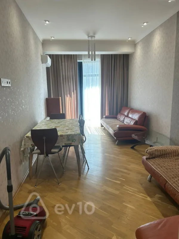 Kirayə verilir 2 otaqlı yeni tikili 80 m²