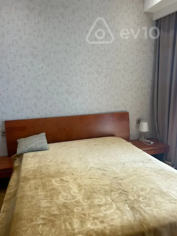 Kirayə verilir 2 otaqlı yeni tikili 80 m²