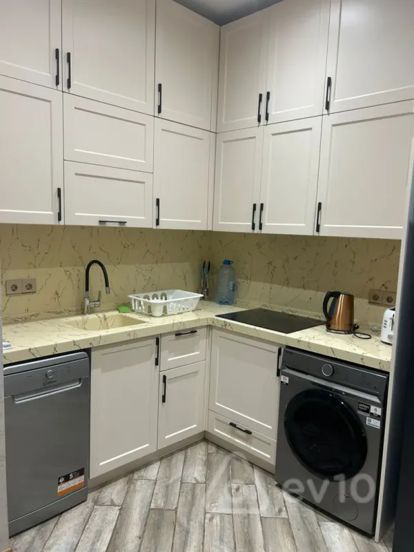 Kirayə verilir 2 otaqlı yeni tikili 80 m²