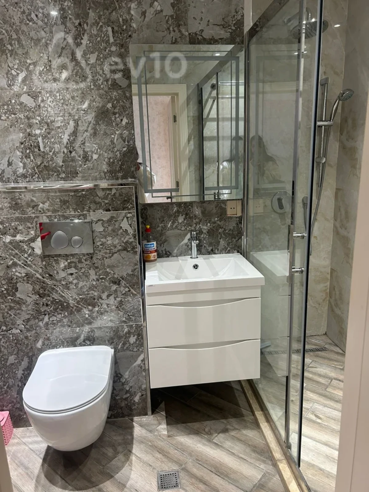 Kirayə verilir 2 otaqlı yeni tikili 80 m²