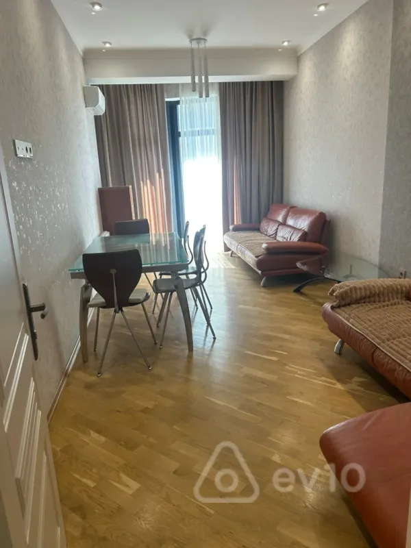 Kirayə verilir 2 otaqlı yeni tikili 80 m²