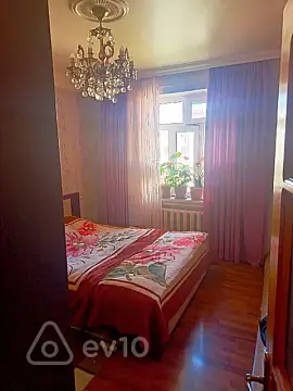 Satılır 3 otaqlı köhnə tikili 70 m²