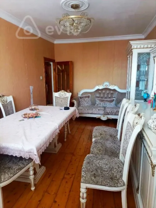Satılır 3 otaqlı köhnə tikili 70 m²