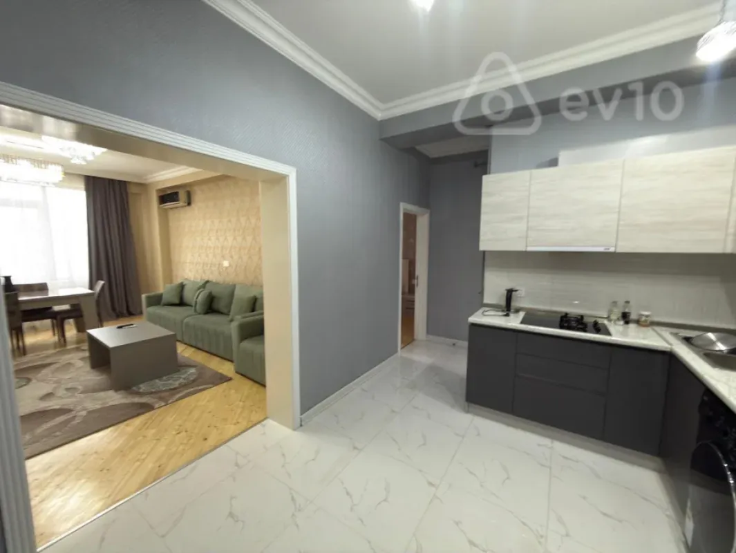 Kirayə verilir 2 otaqlı yeni tikili 73 m²