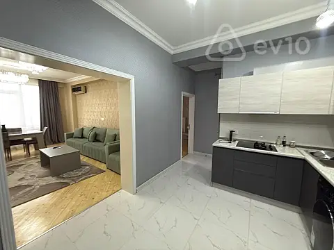 Kirayə verilir 2 otaqlı yeni tikili 73 m²