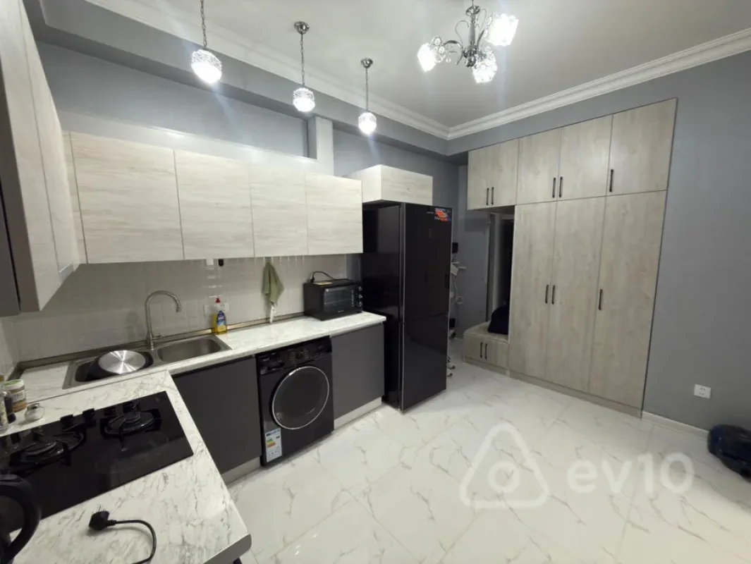 Kirayə verilir 2 otaqlı yeni tikili 73 m²