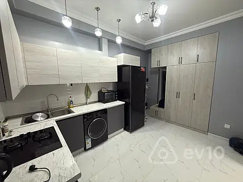 Kirayə verilir 2 otaqlı yeni tikili 73 m²