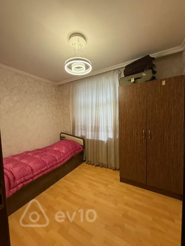 Satılır 3 otaqlı köhnə tikili 55 m²